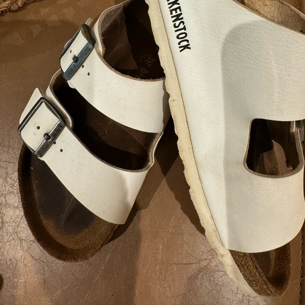 Birkenstock 39 wide white Arizona